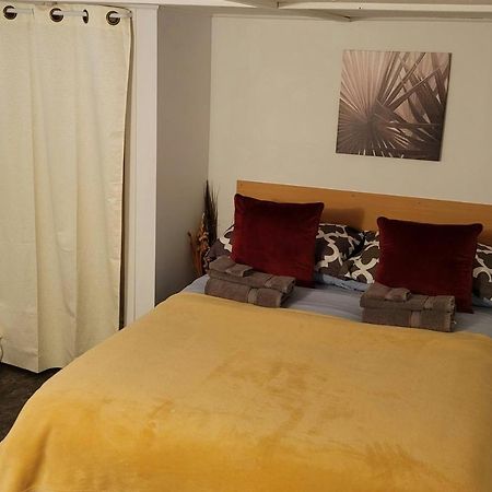 Lower Level Apt 6Ft High Close To Hwy Netflix Wifi Appartement Edmundston Buitenkant foto