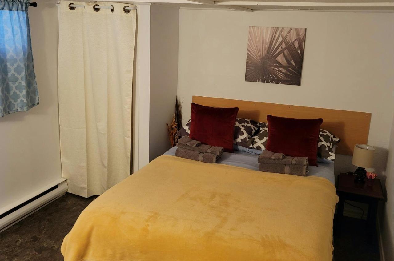 Lower Level Apt 6Ft High Close To Hwy Netflix Wifi Appartement Edmundston Buitenkant foto