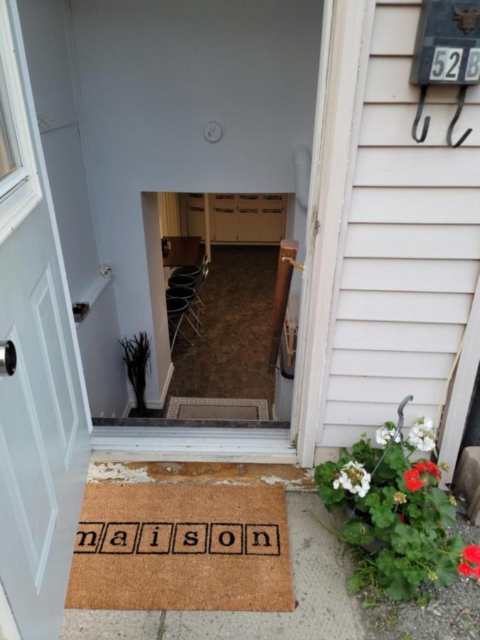 Lower Level Apt 6Ft High Close To Hwy Netflix Wifi Appartement Edmundston Buitenkant foto