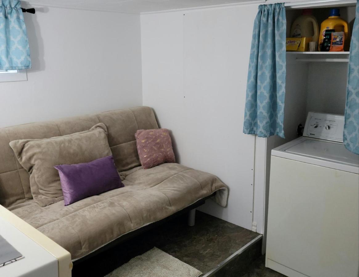 Lower Level Apt 6Ft High Close To Hwy Netflix Wifi Appartement Edmundston Buitenkant foto